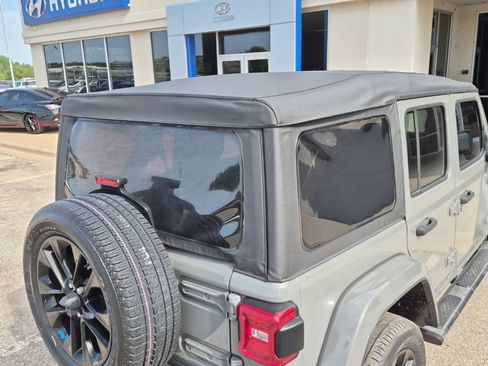 Used 2023 Jeep Wrangler Unlimited Sahara AWD/4WD image 11