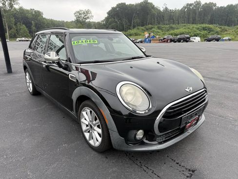 Used 2016 MINI Cooper Clubman FWD image 4