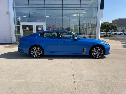 Used 2018 Kia Stinger GT1 AWD/4WD image 4
