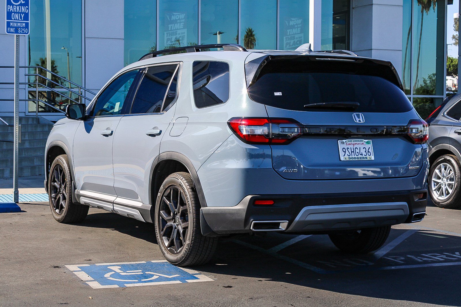 Used 2025 Honda Pilot Touring image 9