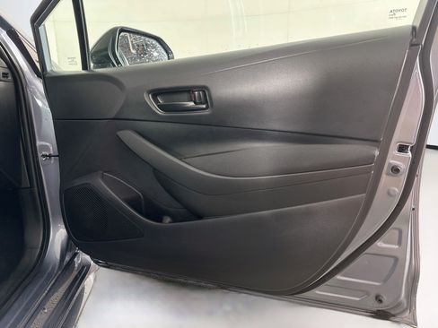 Used 2025 Toyota Corolla LE FWD image 29