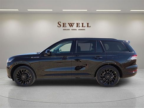 New 2026 Lincoln Aviator Reserve image 2