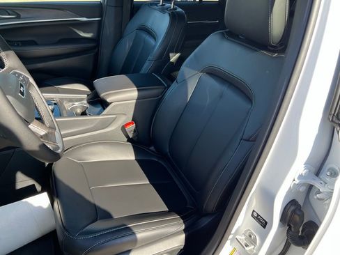 New 2026 Jeep Grand Cherokee Limited image 28