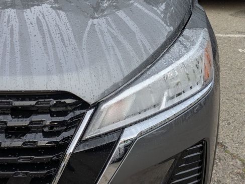 Certified 2025 Nissan Kicks Play S image 10