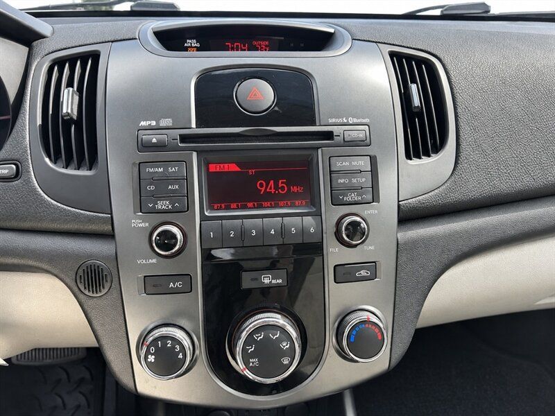 Used 2013 Kia Forte EX FWD image 13