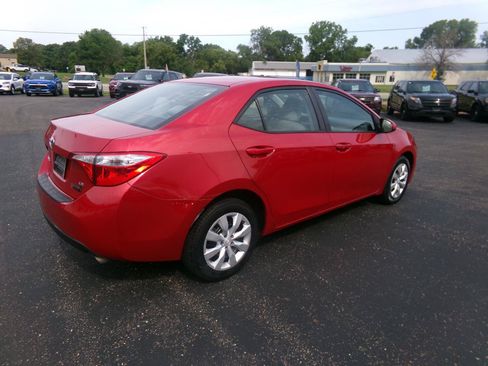 Used 2016 Toyota Corolla LE FWD image 3