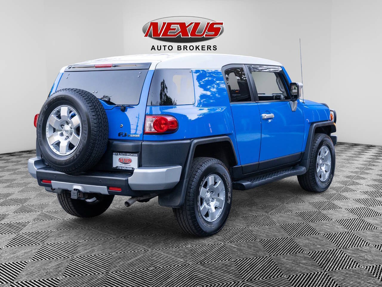 Used 2007 Toyota FJ Cruiser 4WD w/ Upgrade Pkg 1 image 8