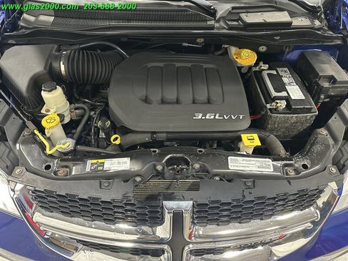 Used 2018 Dodge Grand Caravan SE w/ UConnect Hands-Free Group image 12