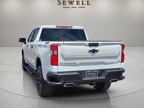 Used 2025 Chevrolet Silverado 1500 LT Trail Boss w/ Convenience Package II AWD/4WD image 3