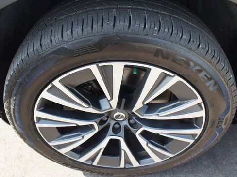 Used 2021 Volvo XC90 T6 Momentum w/ Advanced Package image 29