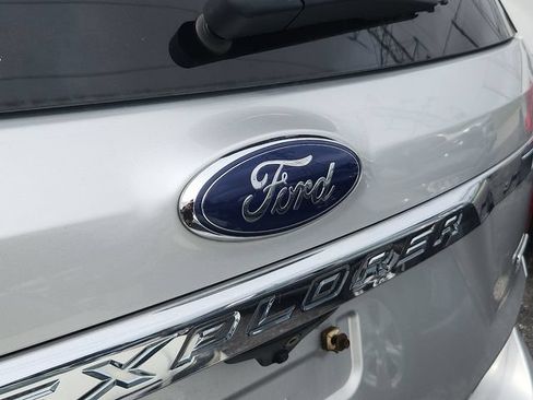 Used 2016 Ford Explorer Limited w/ Equipment Group 301A AWD/4WD image 4