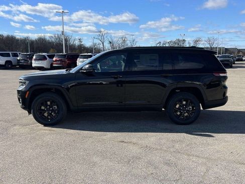 New 2025 Jeep Grand Cherokee L Altitude image 2