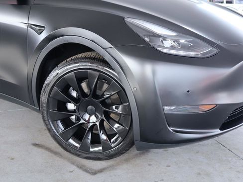 Used 2022 Tesla Model Y Long Range image 4