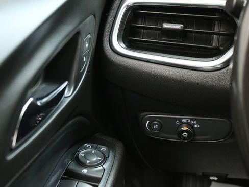 Used 2019 Chevrolet Equinox LT FWD image 19