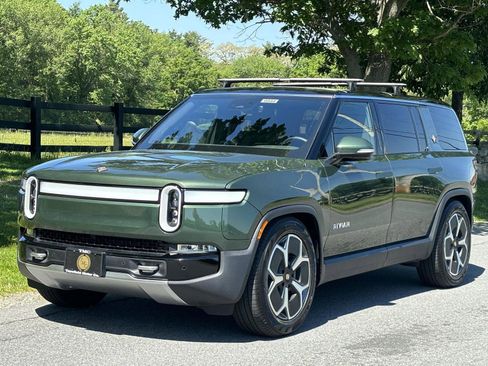 Used 2024 Rivian R1S Adventure AWD/4WD image 11