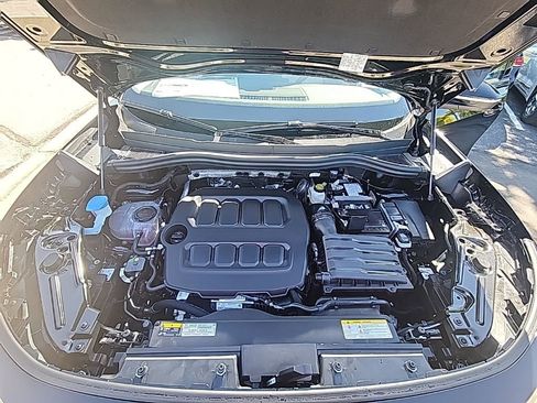 New 2025 Volkswagen Tiguan SE image 23