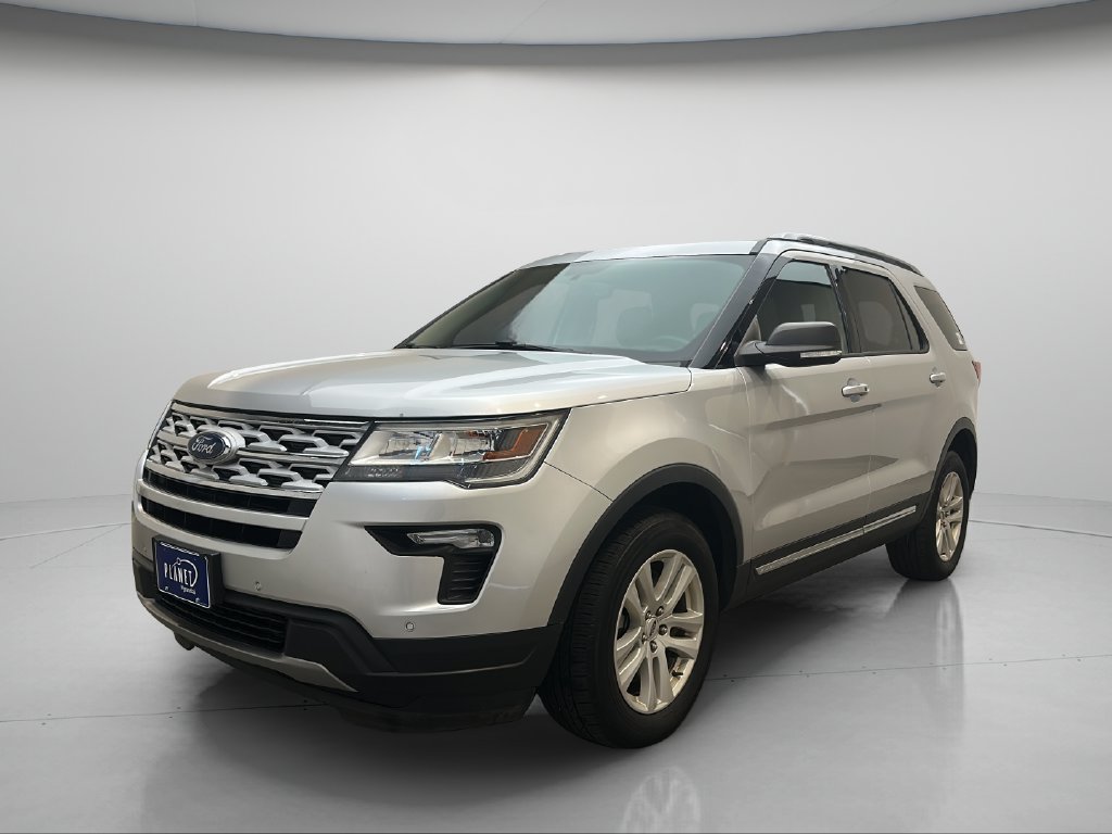 Used 2019 Ford Explorer XLT w/ Equipment Group 202A AWD/4WD image 3