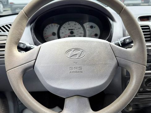 Used 2002 Hyundai Accent GS FWD image 10