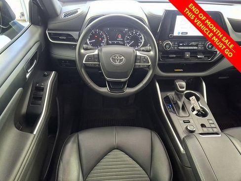 Used 2023 Toyota Highlander XSE AWD/4WD image 13