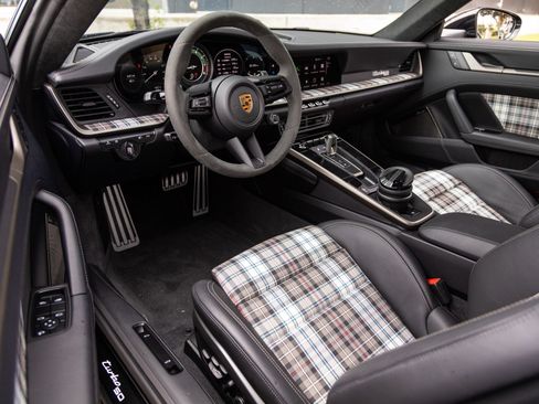 Certified 2025 Porsche 911 Turbo S AWD/4WD image 3