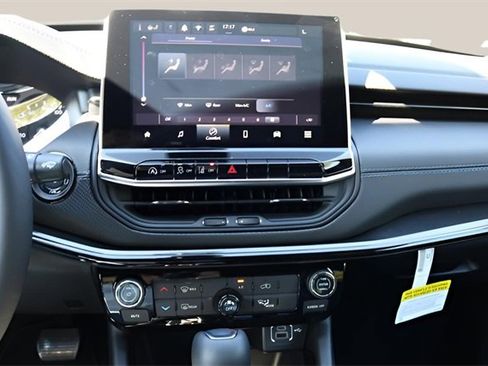 New 2026 Jeep Compass Latitude image 20