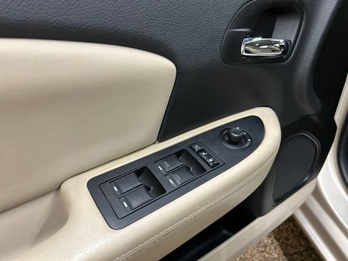 Used 2014 Chrysler 200 Limited FWD image 24