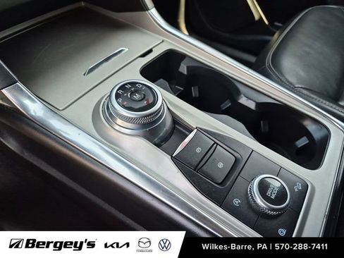 Used 2021 Ford Explorer XLT w/ Equipment Group 202A AWD/4WD image 21