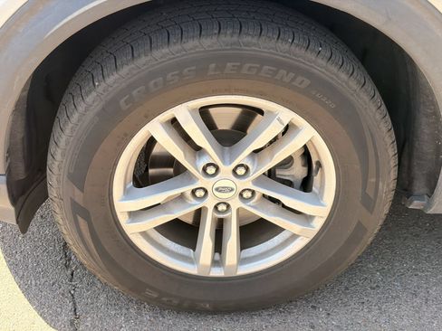 Used 2023 Ford Explorer XLT w/ Equipment Group 202A AWD/4WD image 6