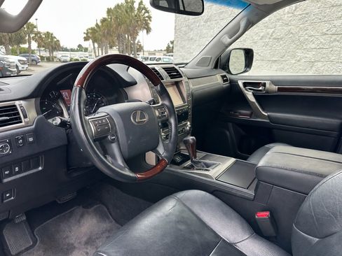 Used 2014 Lexus GX 460 w/ Premium Package AWD/4WD image 2