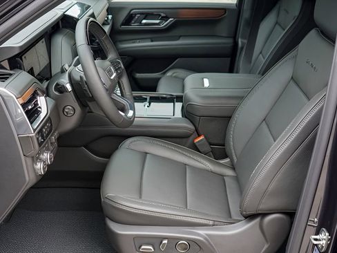 New 2026 GMC Yukon XL Denali w/ Denali Reserve Package image 9