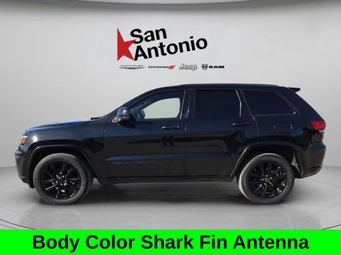 Used 2019 Jeep Grand Cherokee Altitude image 5