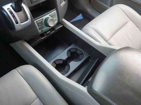 Used 2010 Honda Pilot Touring image 21
