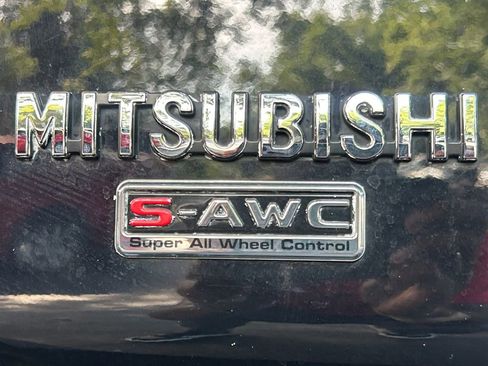Used 2016 Mitsubishi Outlander GT AWD/4WD image 29