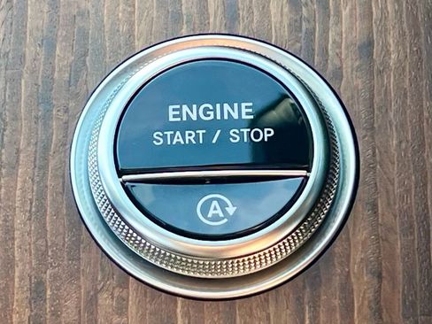 Certified 2023 Mercedes-Benz C 300 4MATIC Sedan image 15