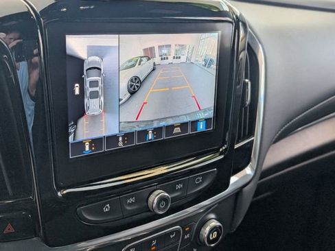 Certified 2023 Chevrolet Traverse LT FWD image 21