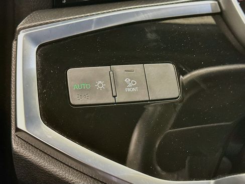 Used 2025 Audi Q3 2.0T Premium AWD/4WD image 17