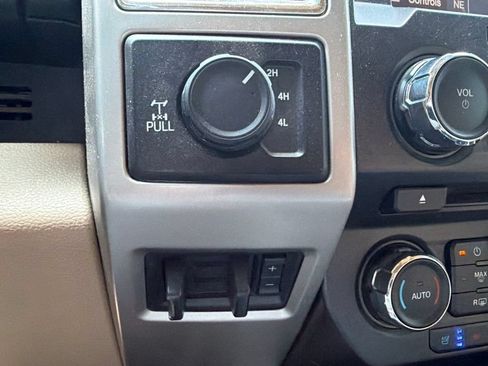 Used 2017 Ford F250 Lariat w/ Lariat Value Package AWD/4WD image 31