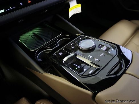 Used 2026 BMW 530i xDrive w/ Premium Package image 25