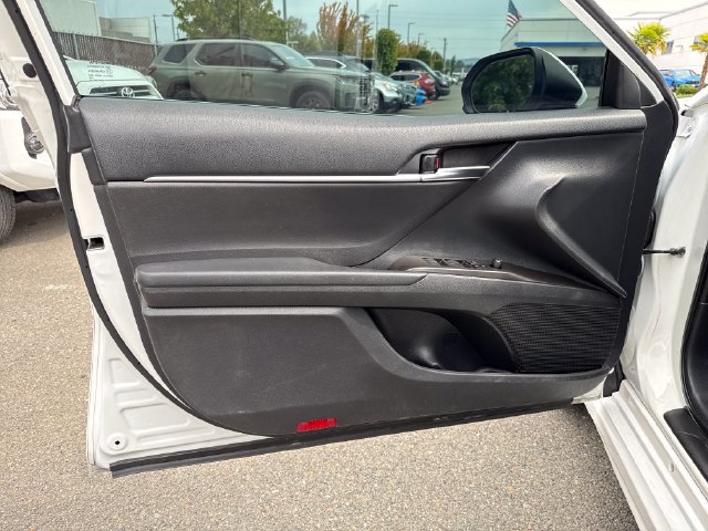 Used 2021 Toyota Camry SE FWD image 16