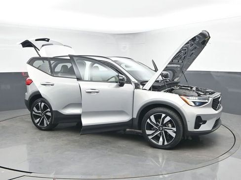 Used 2023 Volvo XC40 B5 Plus w/ Protection Package Premier AWD/4WD image 52