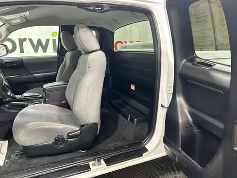 Used 2022 Toyota Tacoma SR AWD/4WD image 23