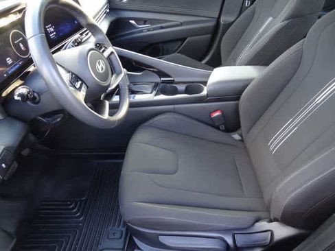 Used 2024 Hyundai Elantra SEL w/ Convenience Package FWD image 6
