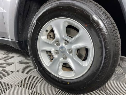 Used 2017 Jeep Grand Cherokee Laredo w/ Quick Order Package 2BE image 14