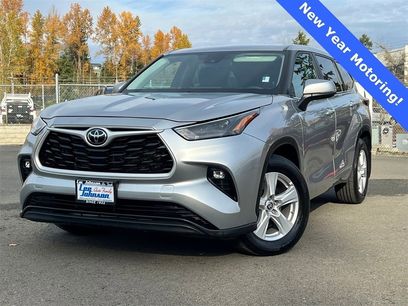 Used 2024 Toyota Highlander LE