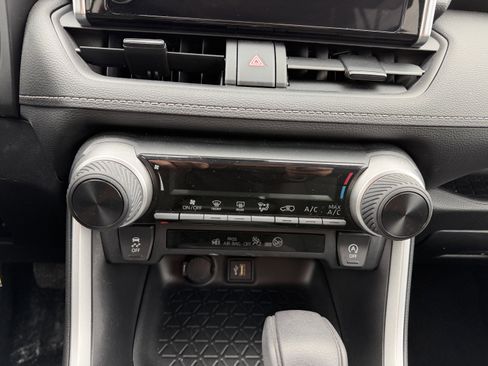 Used 2023 Toyota RAV4 LE image 18