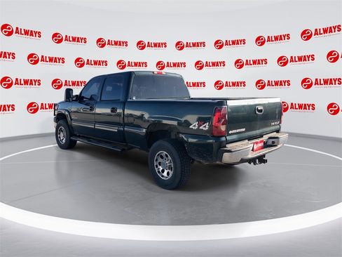 Used 2005 Chevrolet Silverado 2500 LT w/ Heavy-Duty Power Package image 5