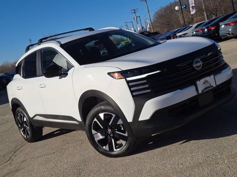 Used 2026 Nissan Kicks SV w/ Cold Weather Package AWD/4WD image 4