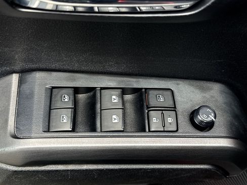 Used 2022 Toyota Tacoma TRD Sport AWD/4WD image 15