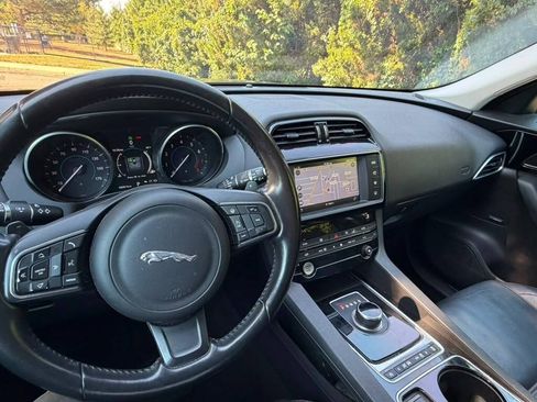 Used 2017 Jaguar F-PACE Prestige AWD/4WD image 10