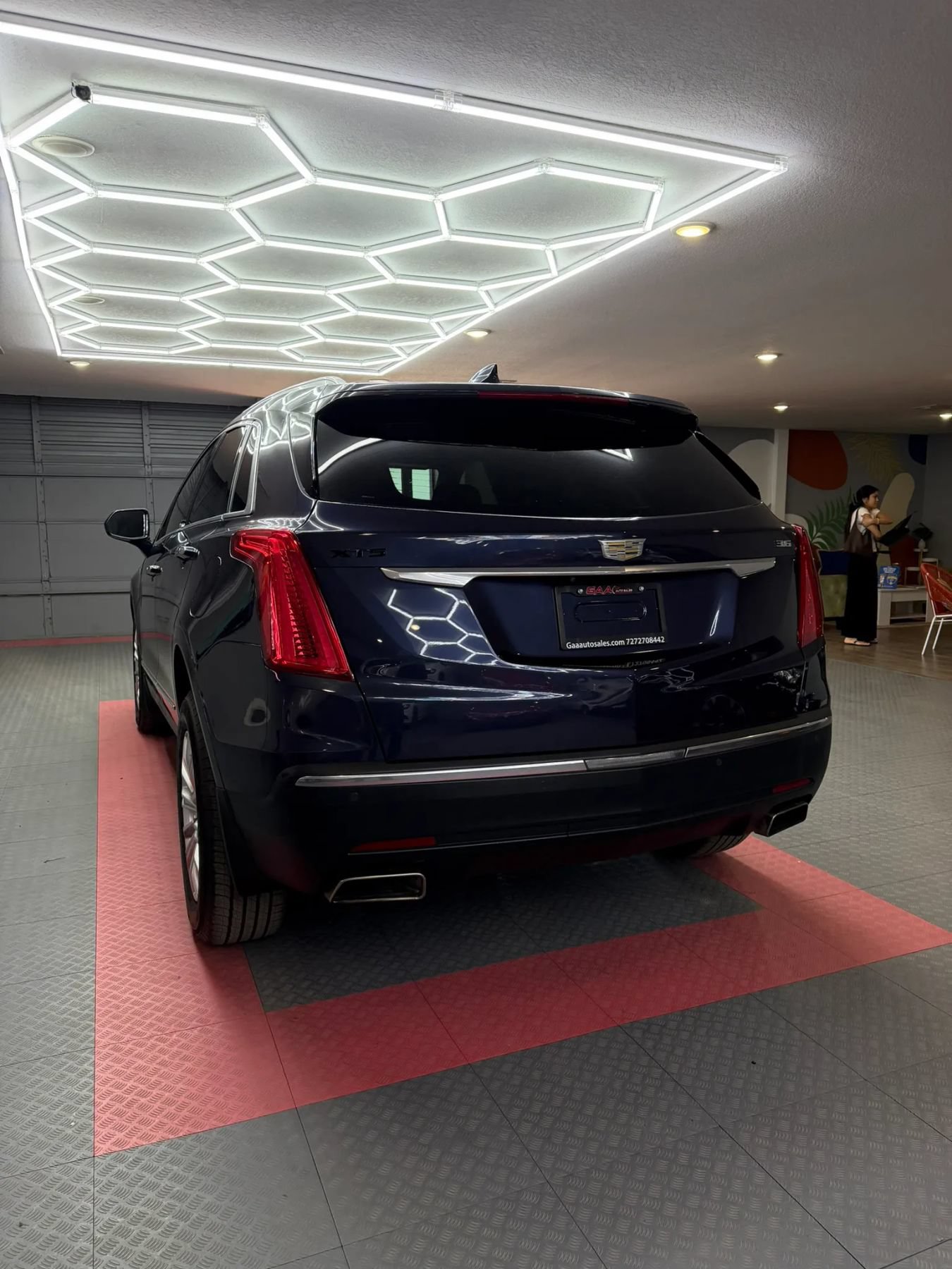 Used 2019 Cadillac XT5 FWD image 4